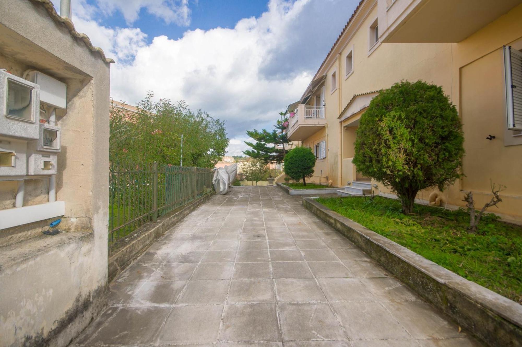 Appartement Διωροφη Μεζονετα-2Km Απο Το Κεντρο-Iliana House à Alepou Extérieur photo